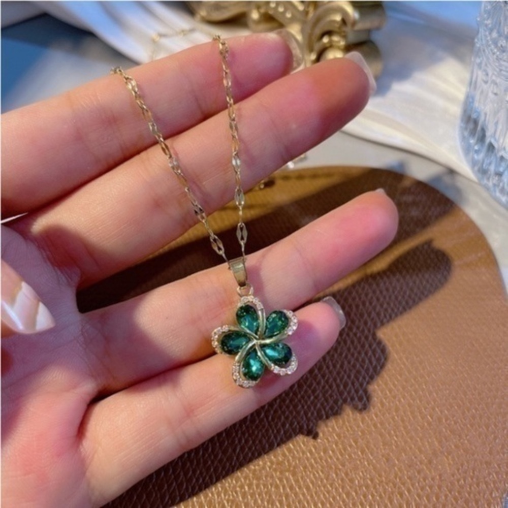 NWT 18k gold stainless steel Cubic zirconia four leaf clover 🍀 pendant n…